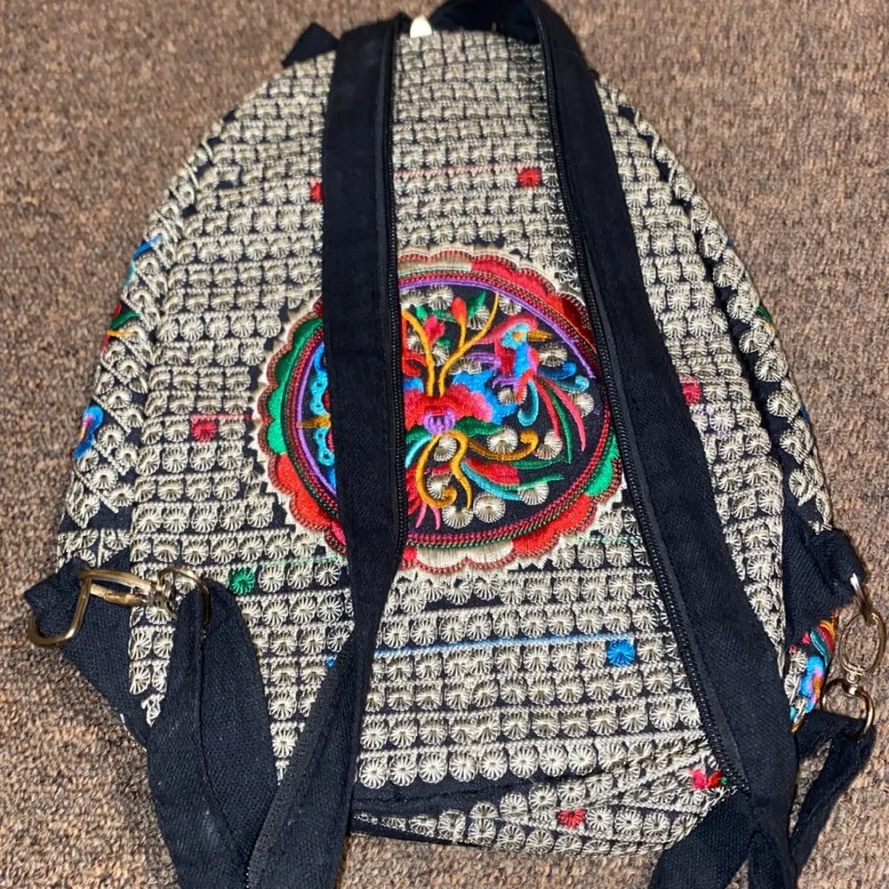Mexican artesian backpack - Picture 5 of 6